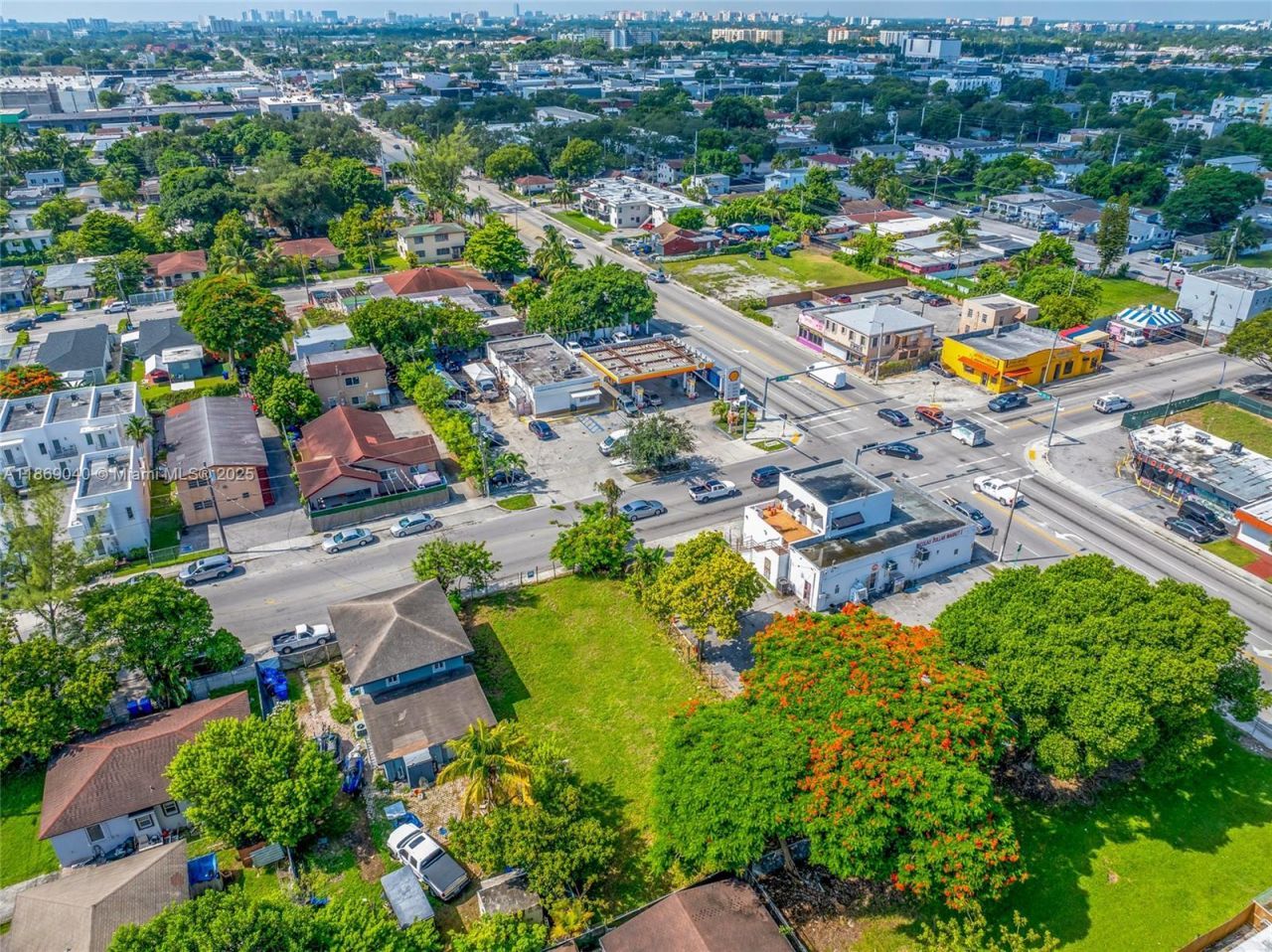2177 NW 28th St, Miami, FL 33142 Photo