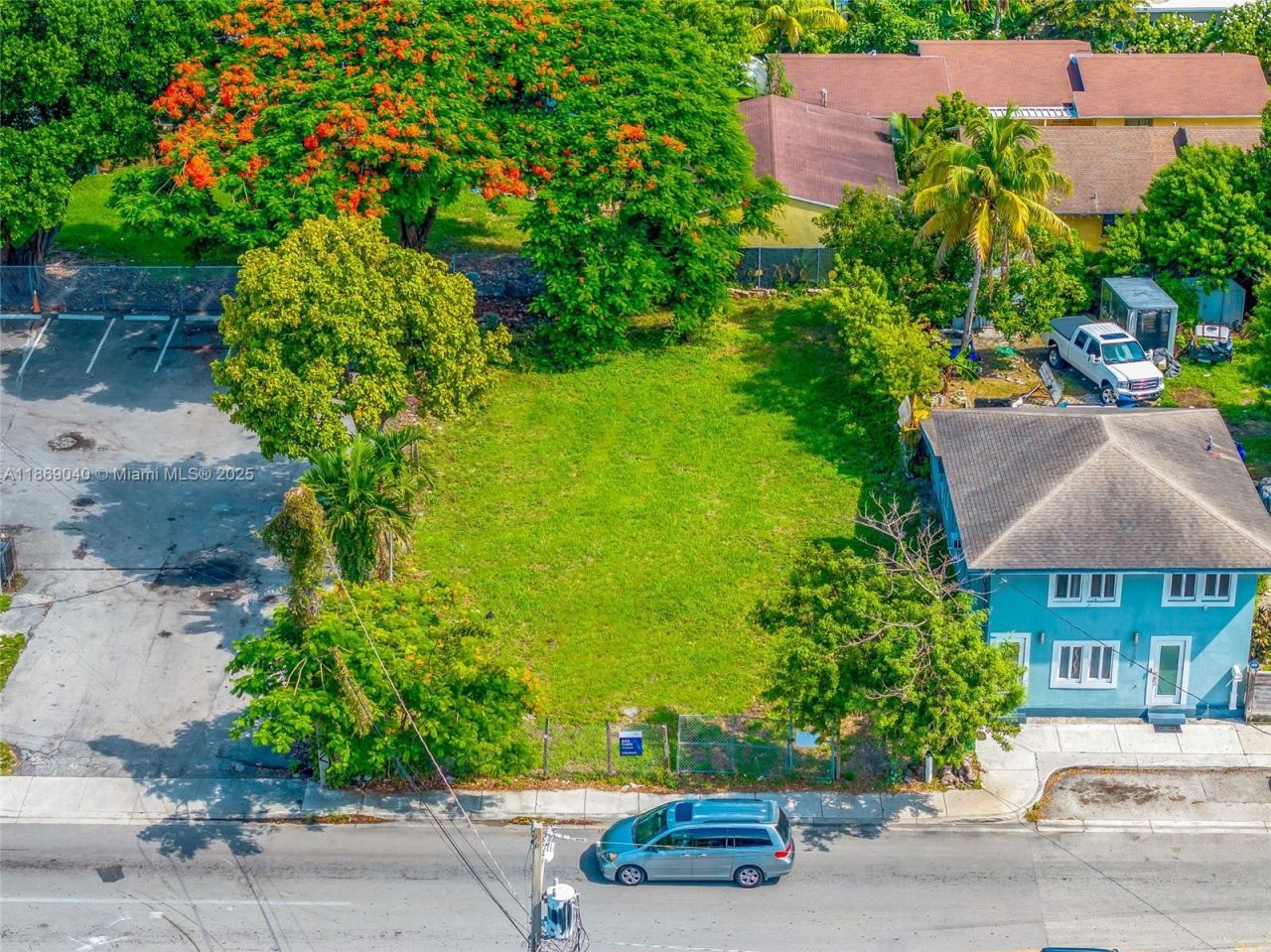 2177 NW 28th St, Miami, FL 33142 Photo