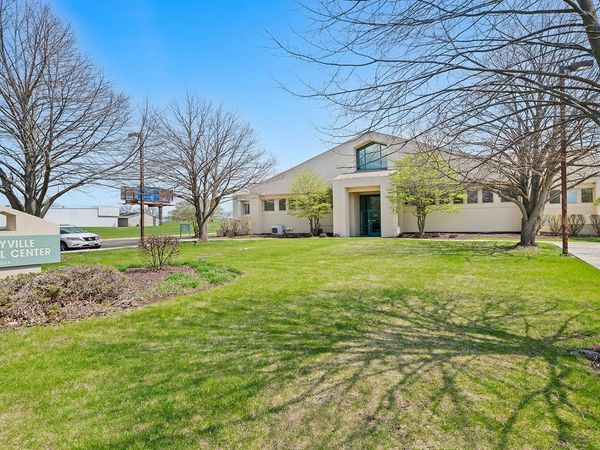 1848 Daimler Rd, Rockford, IL 61112