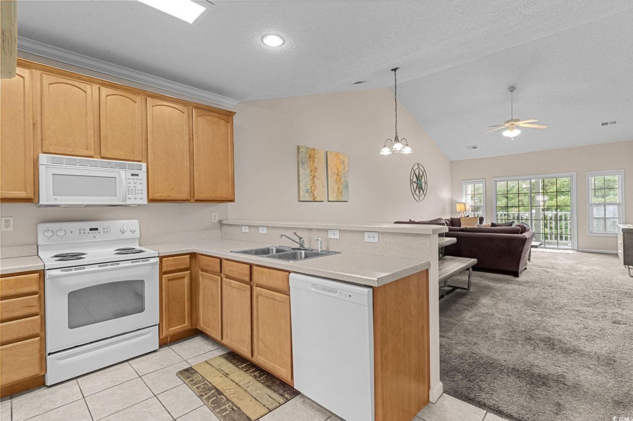 5792 Longwood Dr. Photo 10