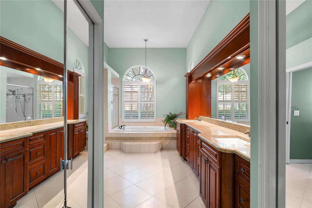 9117 Woodridge Run Drive, Tampa, FL 33647 Photo