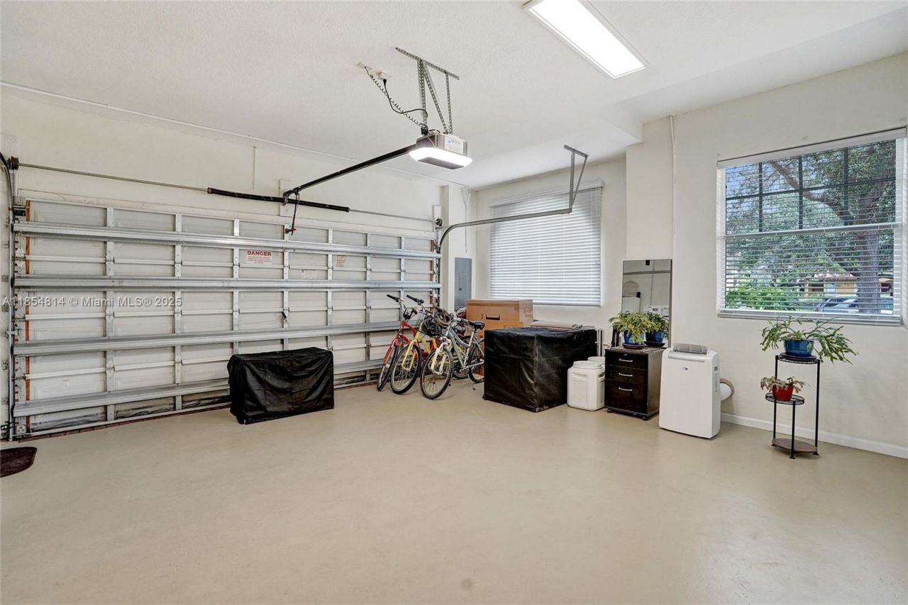 5724 NW 120th Ave, Coral Springs, FL 33076 Photo