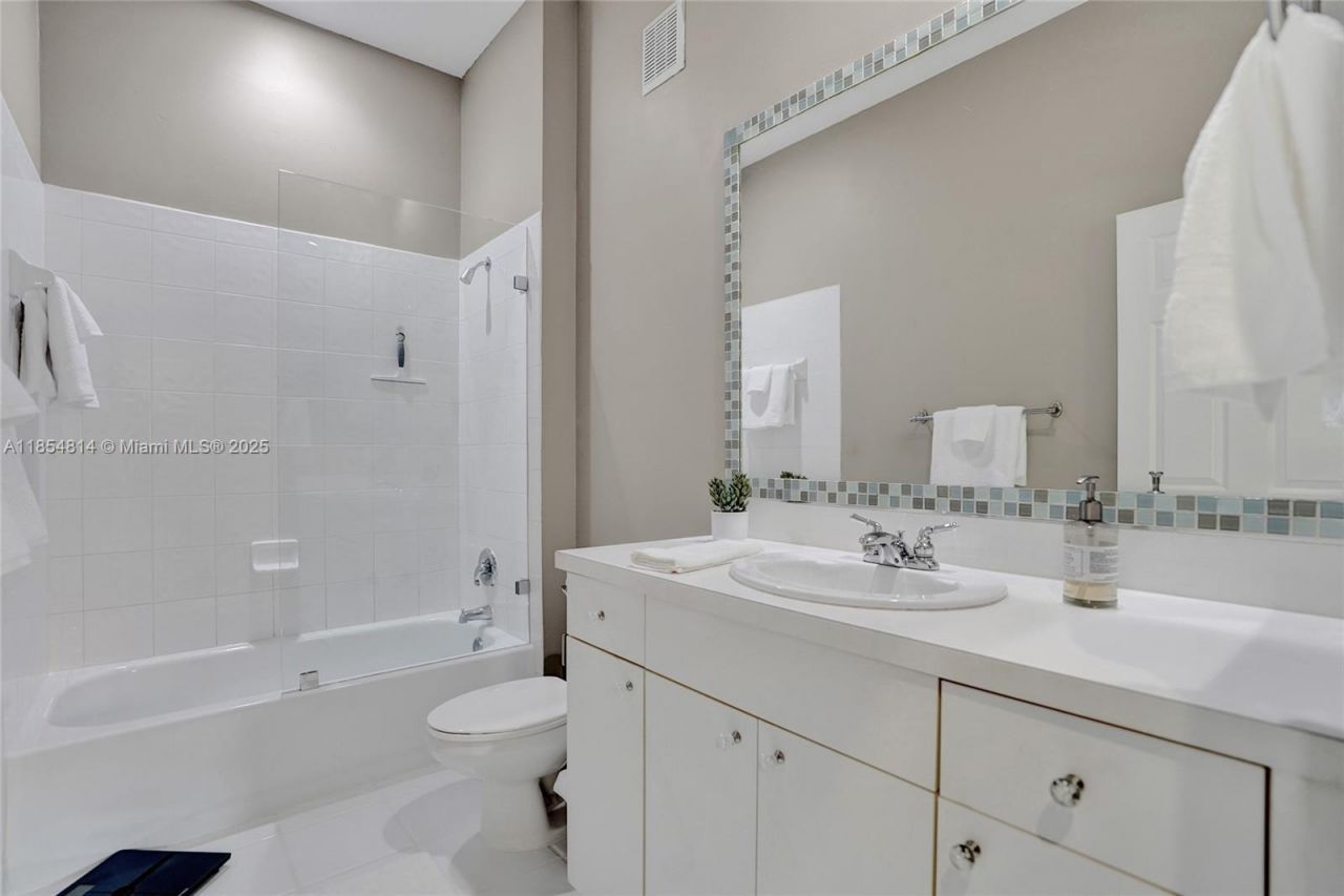 5724 NW 120th Ave, Coral Springs, FL 33076 Photo