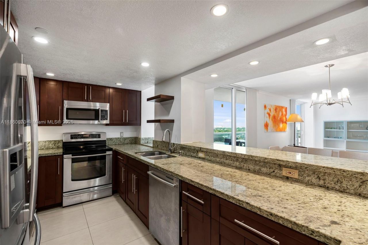 2401 Collins Ave, Unit 1808, Miami Beach, FL 33140 Photo