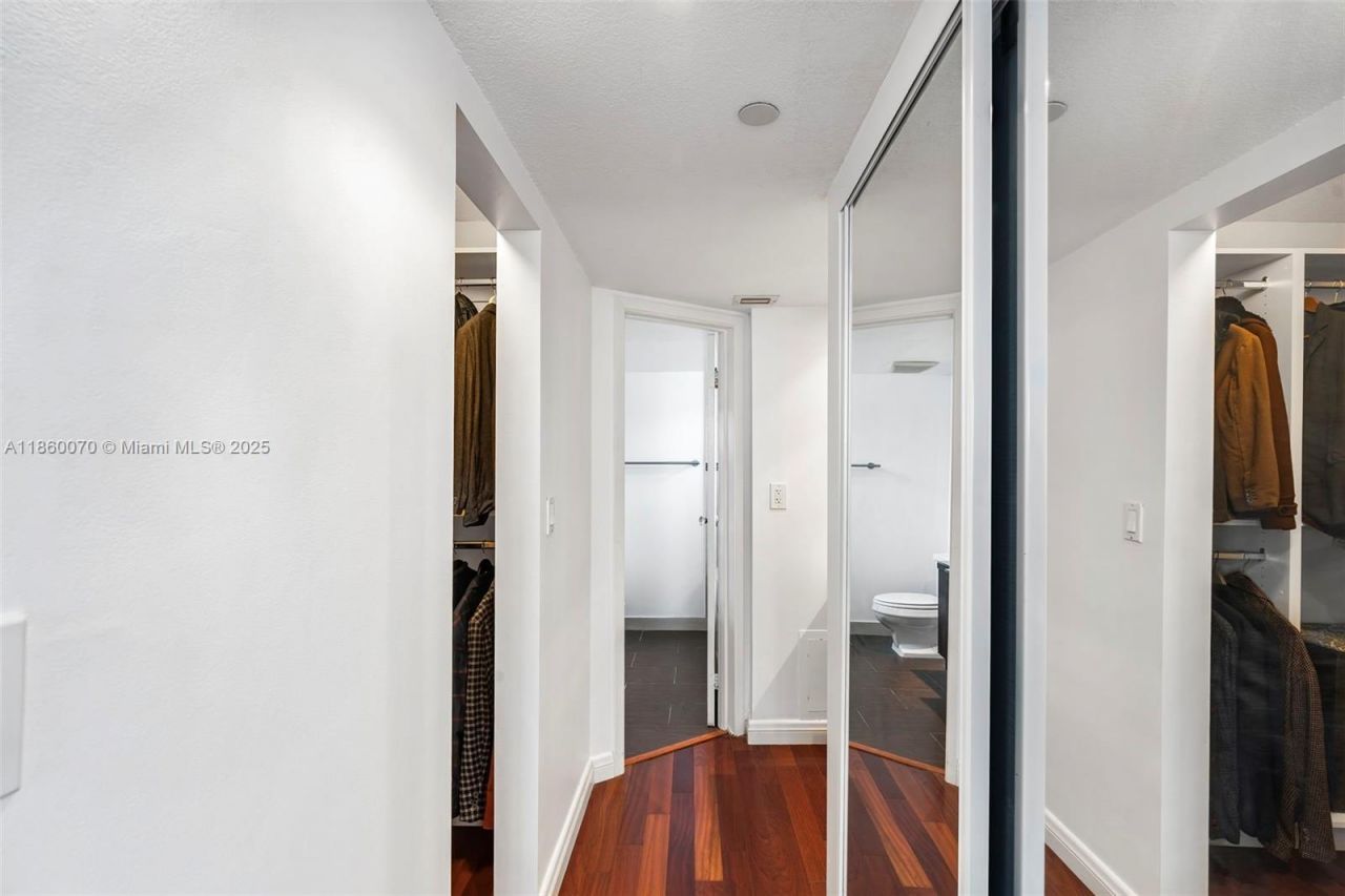 2401 Collins Ave, Unit 1808, Miami Beach, FL 33140 Photo