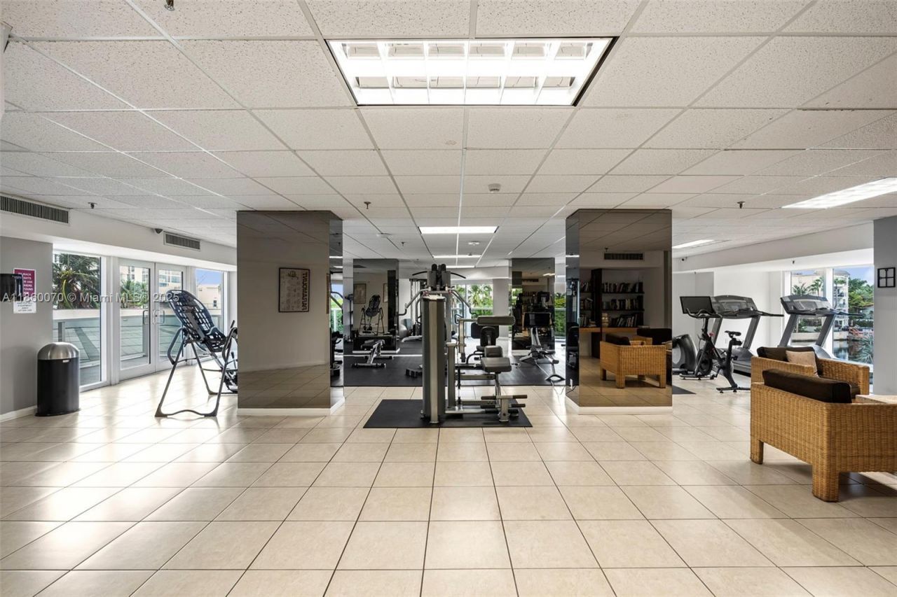 2401 Collins Ave, Unit 1808, Miami Beach, FL 33140 Photo