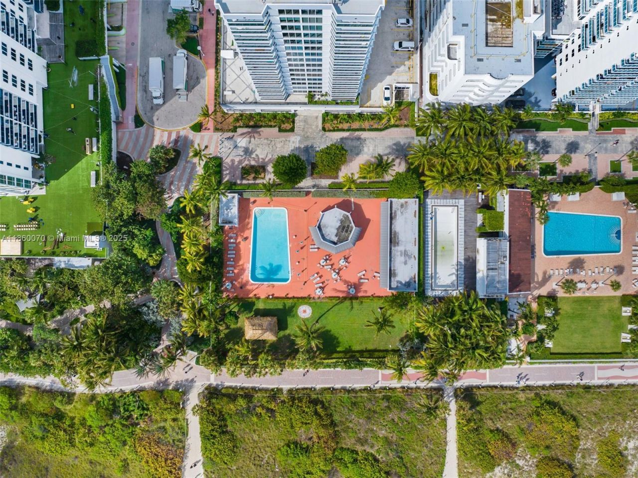 2401 Collins Ave, Unit 1808, Miami Beach, FL 33140 Photo