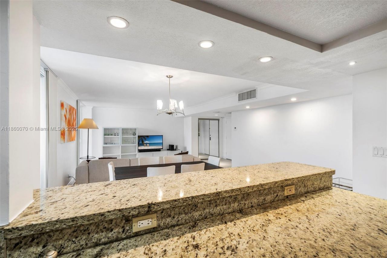 2401 Collins Ave, Unit 1808, Miami Beach, FL 33140 Photo