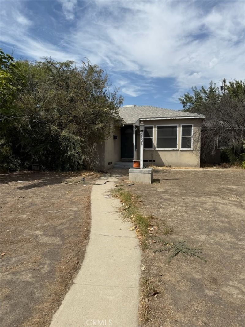 2606 Truxtun Avenue, Bakersfield, CA 93301 Main Photo