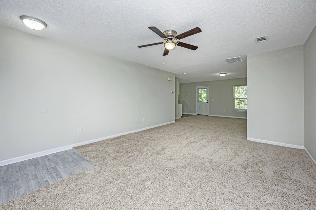 8537 Chloe Lane Photo 10