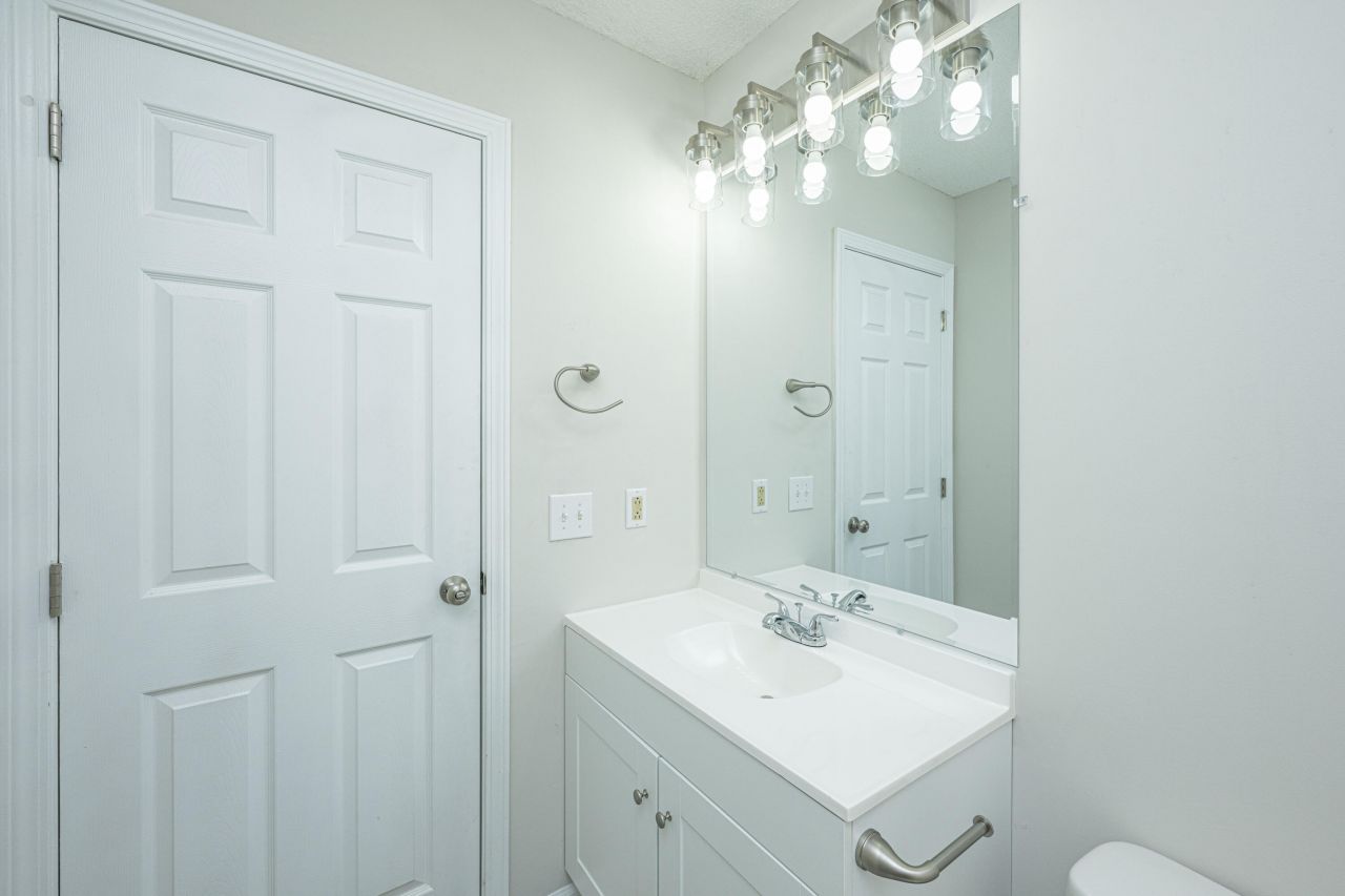 8537 Chloe Lane Photo 32