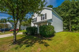 8537 Chloe Lane photo 4