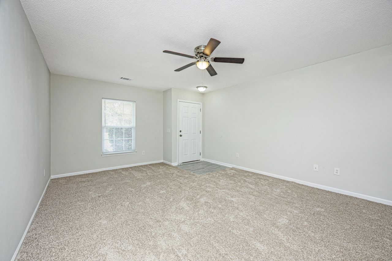 8537 Chloe Lane Photo 6