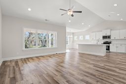 1165 Loop Circle photo 4