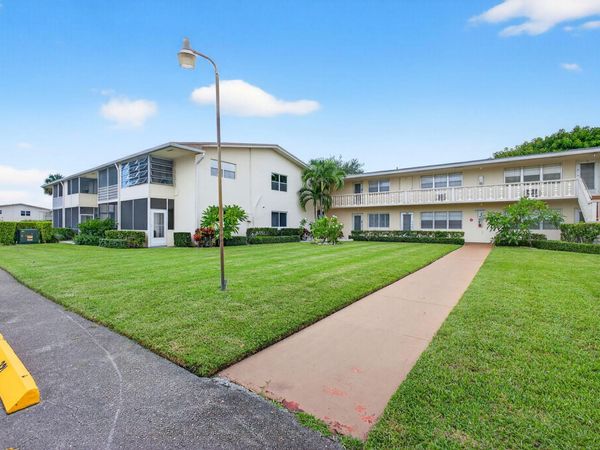 221 Coventry J, West Palm Beach, FL 33417