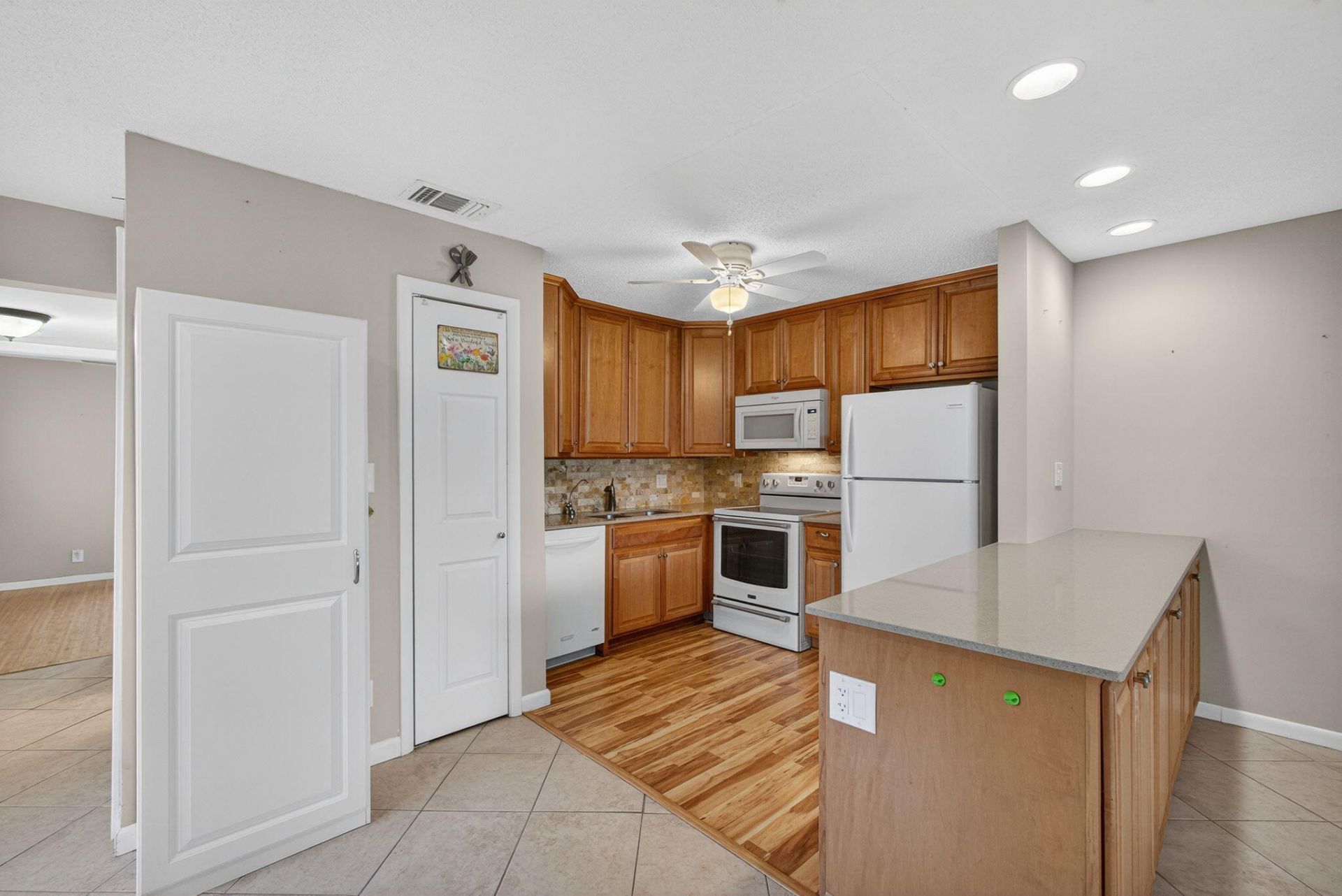 221 Coventry J, West Palm Beach, FL 33417 Photo