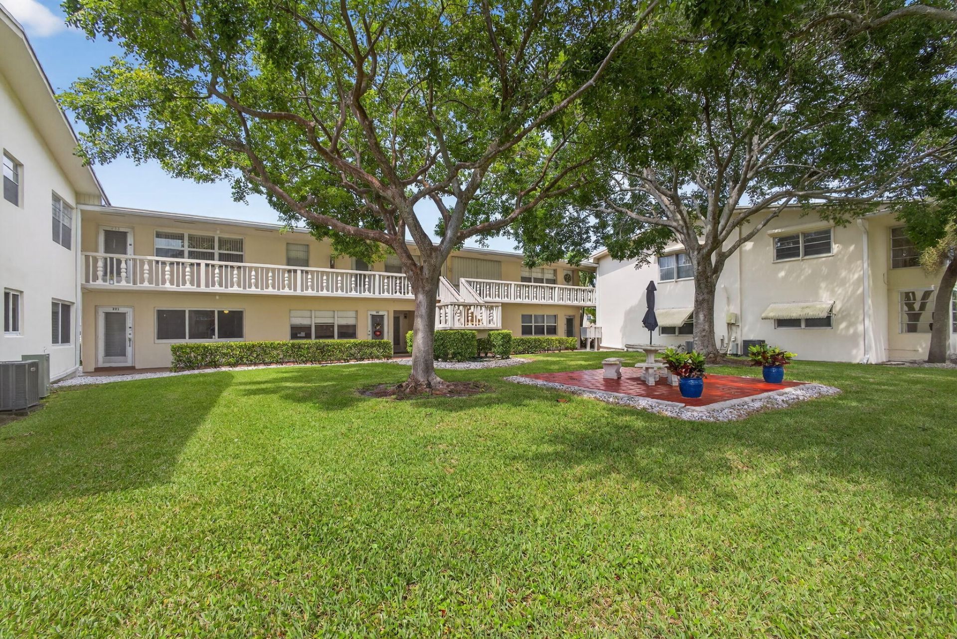 221 Coventry J, West Palm Beach, FL 33417 Photo
