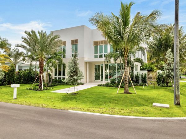 800 Bond Way, Delray Beach, FL 33483