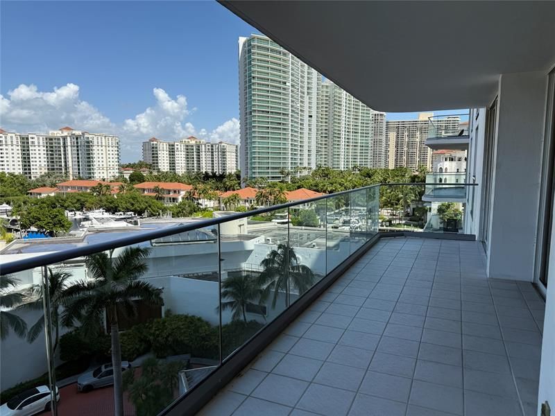 19707 Turnberry Way, Unit 8C, Aventura, FL 33180 Photo