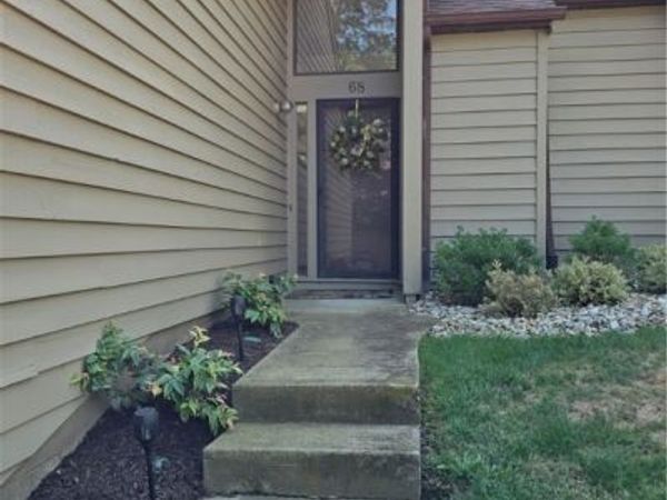 68 Starboard Circle, Akron, OH 44319