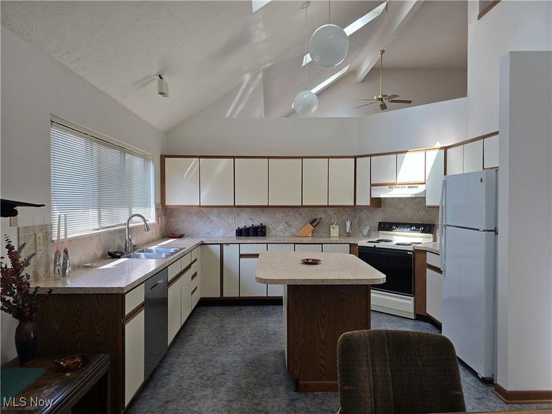 68 Starboard Circle, Akron, OH 44319 Photo 7
