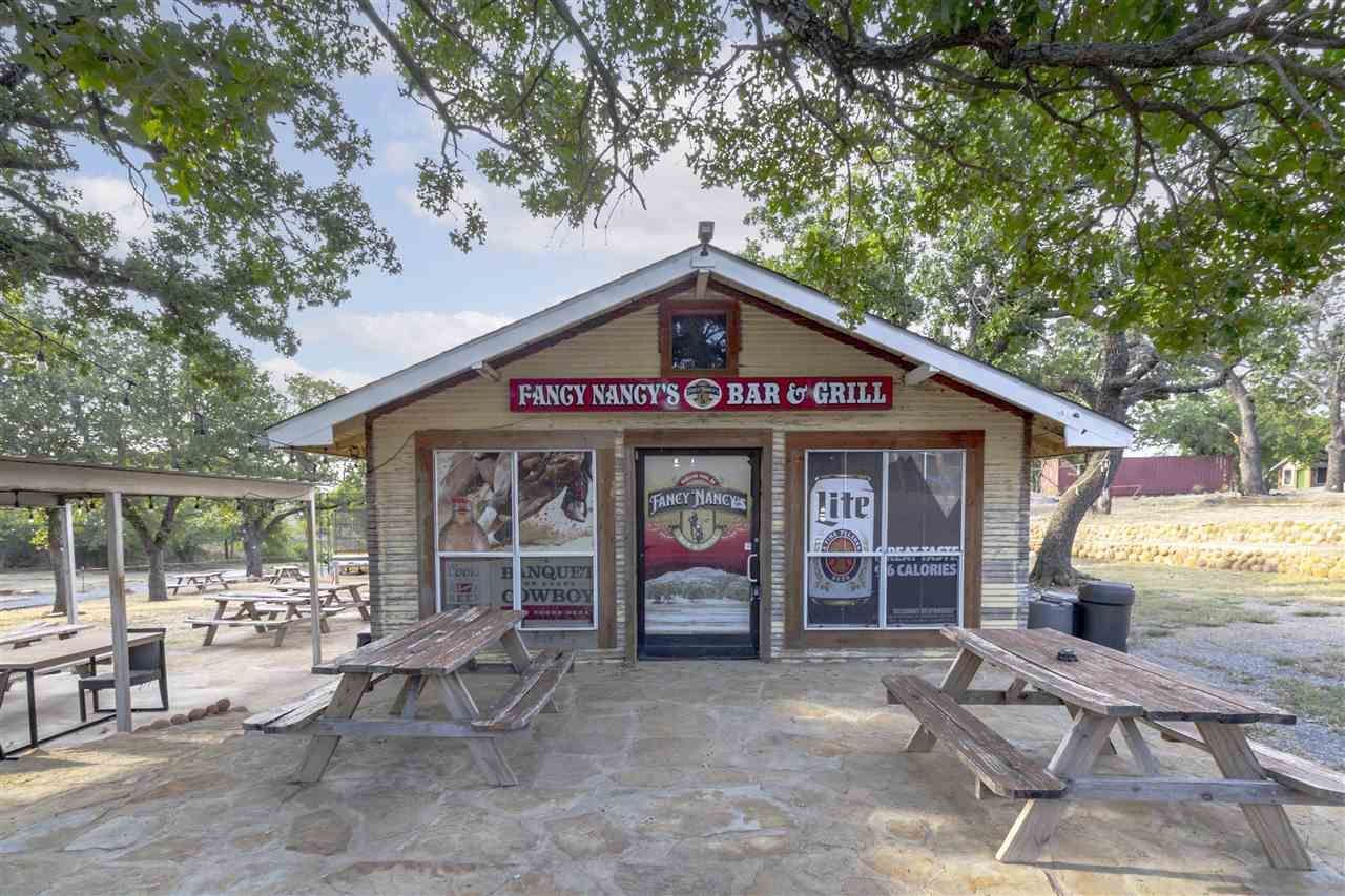 230 E Lake Dr, Medicine Park, OK 73557 Main Photo