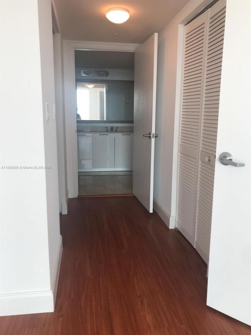 1800 N Bayshore Dr, Unit 3910, Miami, FL 33132 Photo