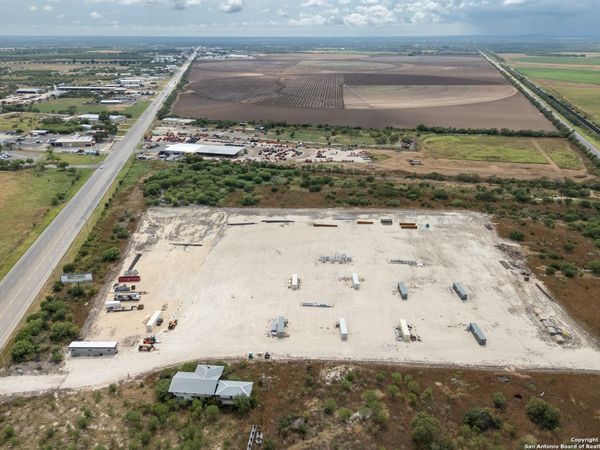 32.89 Acres US Hwy 90, Uvalde, TX 78801