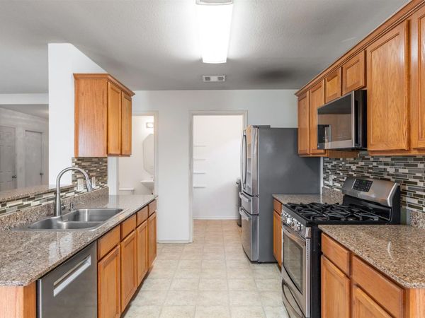 205 Stewart DR, Hutto, TX 78634