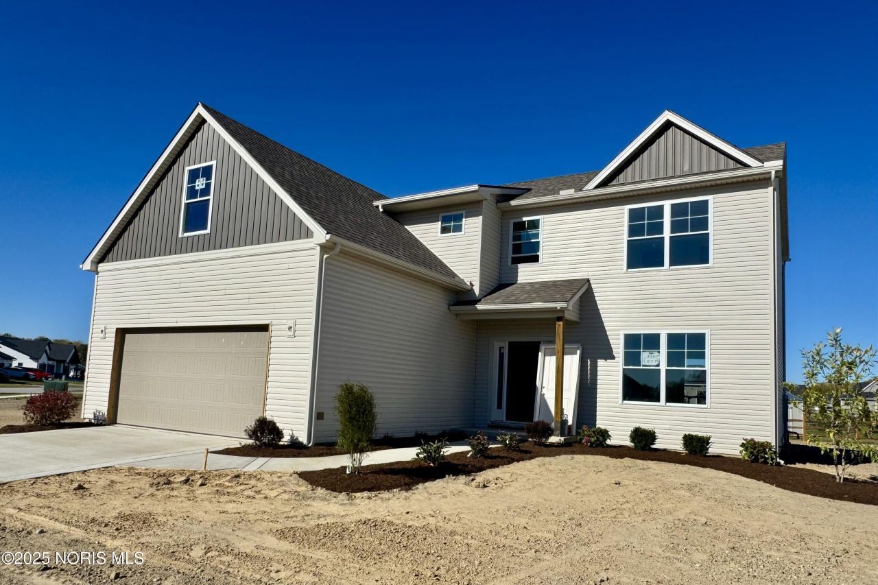 234 Avilyn Lane, Oregon, OH 43616 Main Photo