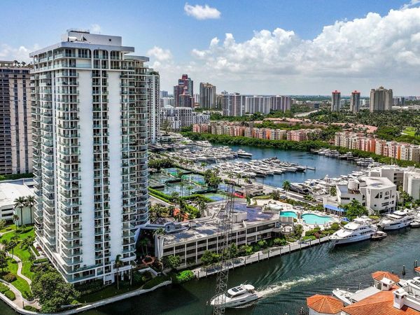 19707 Turnberry Way, Unit Ts-2, Aventura, FL 33180