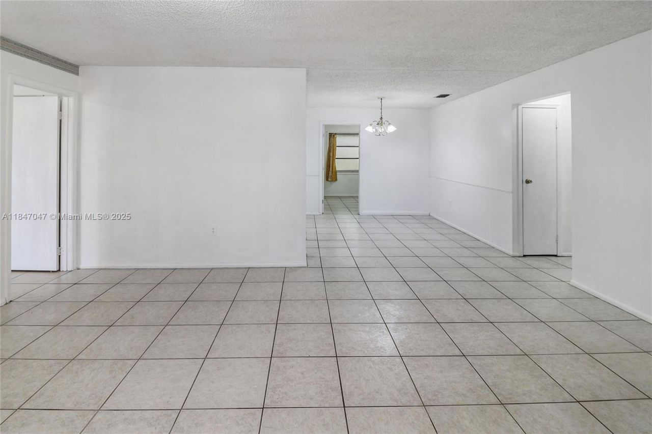 12020 NW 34th Pl, Sunrise, FL 33323 Photo