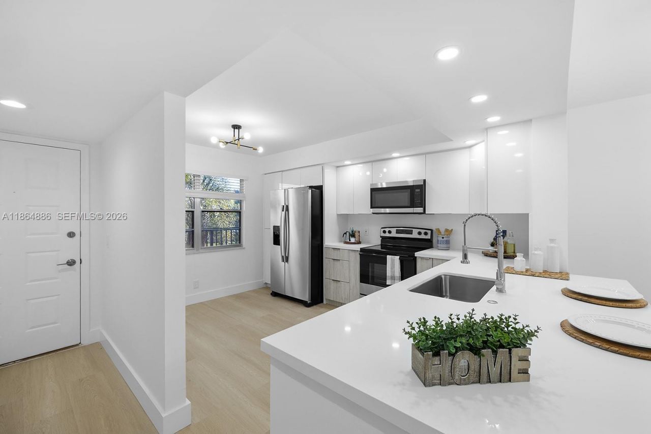 12500 SW 6th St, Unit 307N, Pembroke Pines, FL 33027 Photo