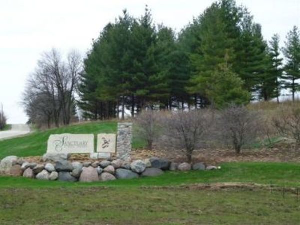 1561 W LONGWOOD Drive, Woodstock, IL 60098