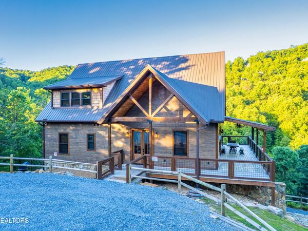 2446 Misty Shadows Drive, Sevierville, TN 37862