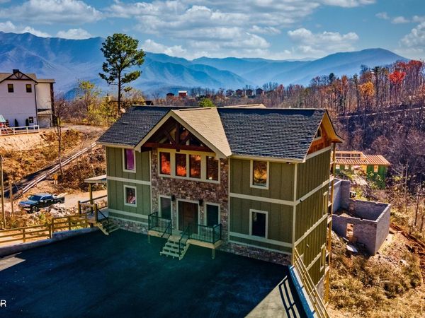 918 Elm Road, Gatlinburg, TN 37738