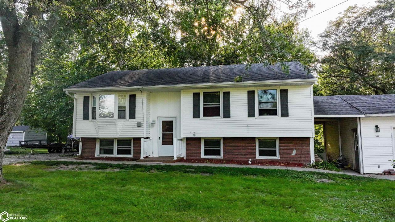 551 N Hazel Street, Agency, IA 52530 Main Photo