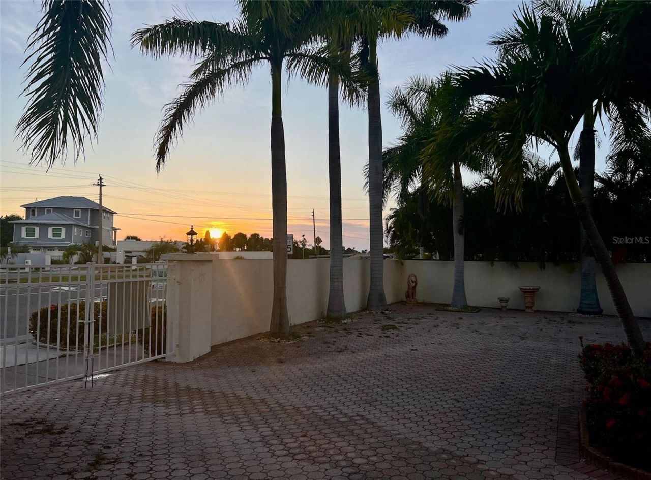 236 N Blvd Of The Presidents, Sarasota, FL 34236 Photo