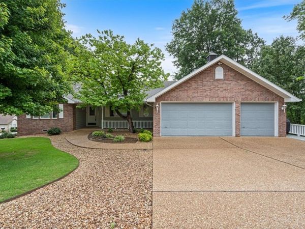 1 Kelaen Circle, Bella Vista, AR 72715