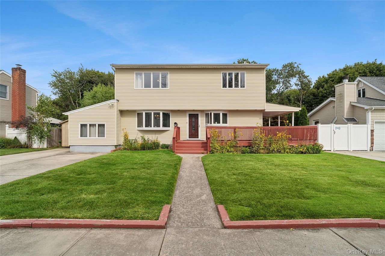 79 Elizabeth Drive, Bethpage, NY 11714 Main Photo