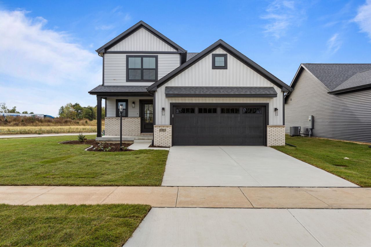 25 Meadow Drive, Monticello, IL 61856 Main Photo