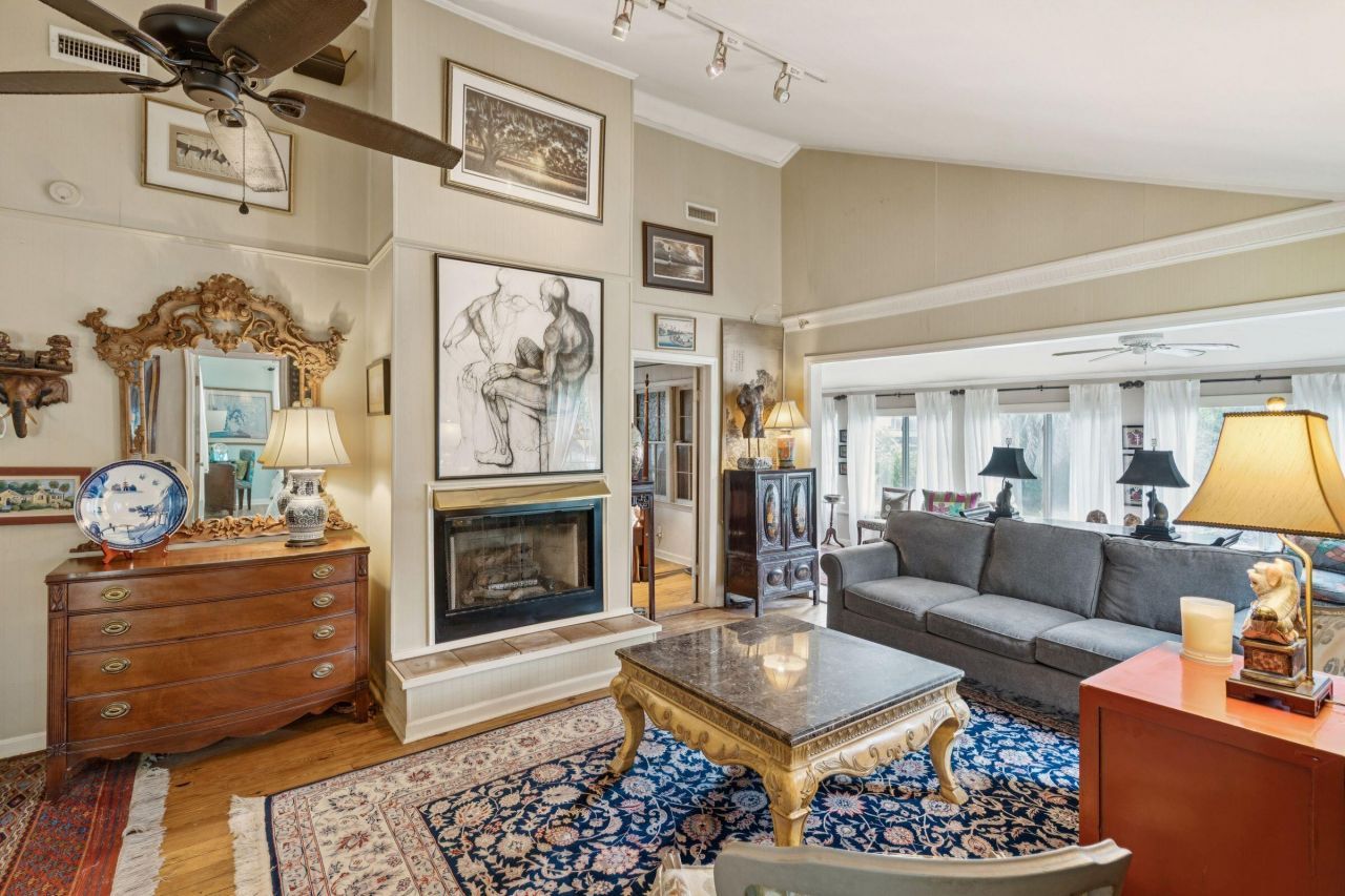 120 W Hudson Avenue Photo 19