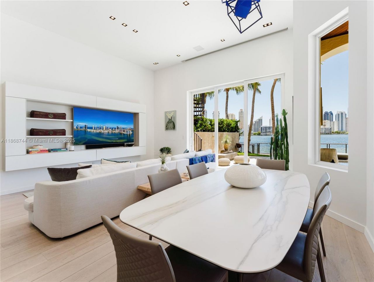 3916 Island Estates Dr, Aventura, FL 33160 Photo