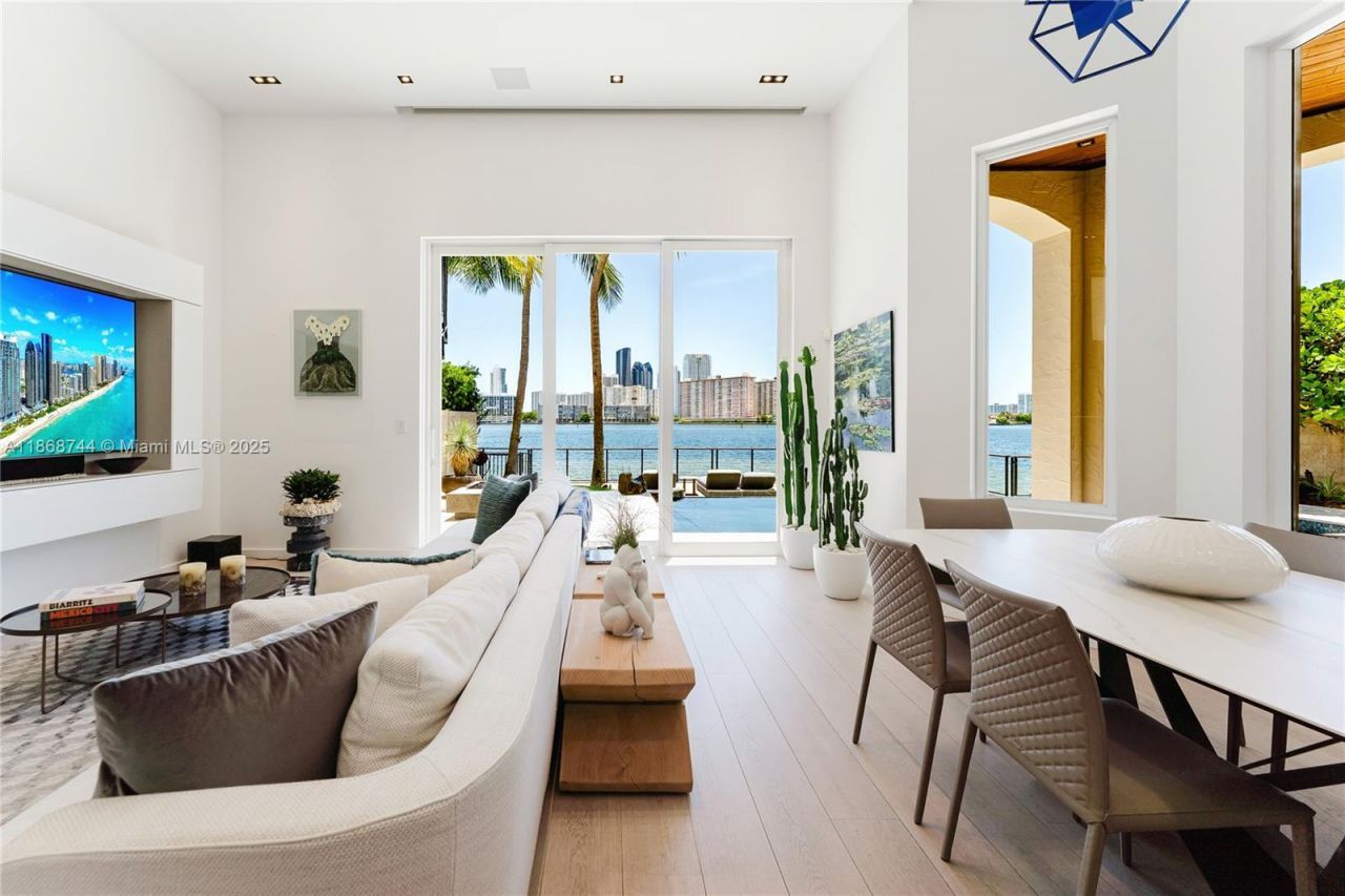 3916 Island Estates Dr, Aventura, FL 33160 Photo