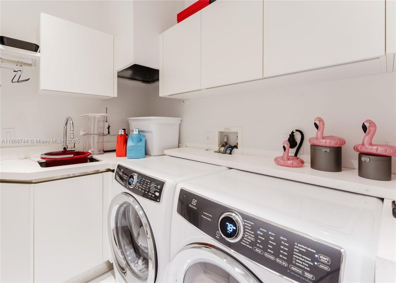 3916 Island Estates Dr, Aventura, FL 33160 Photo