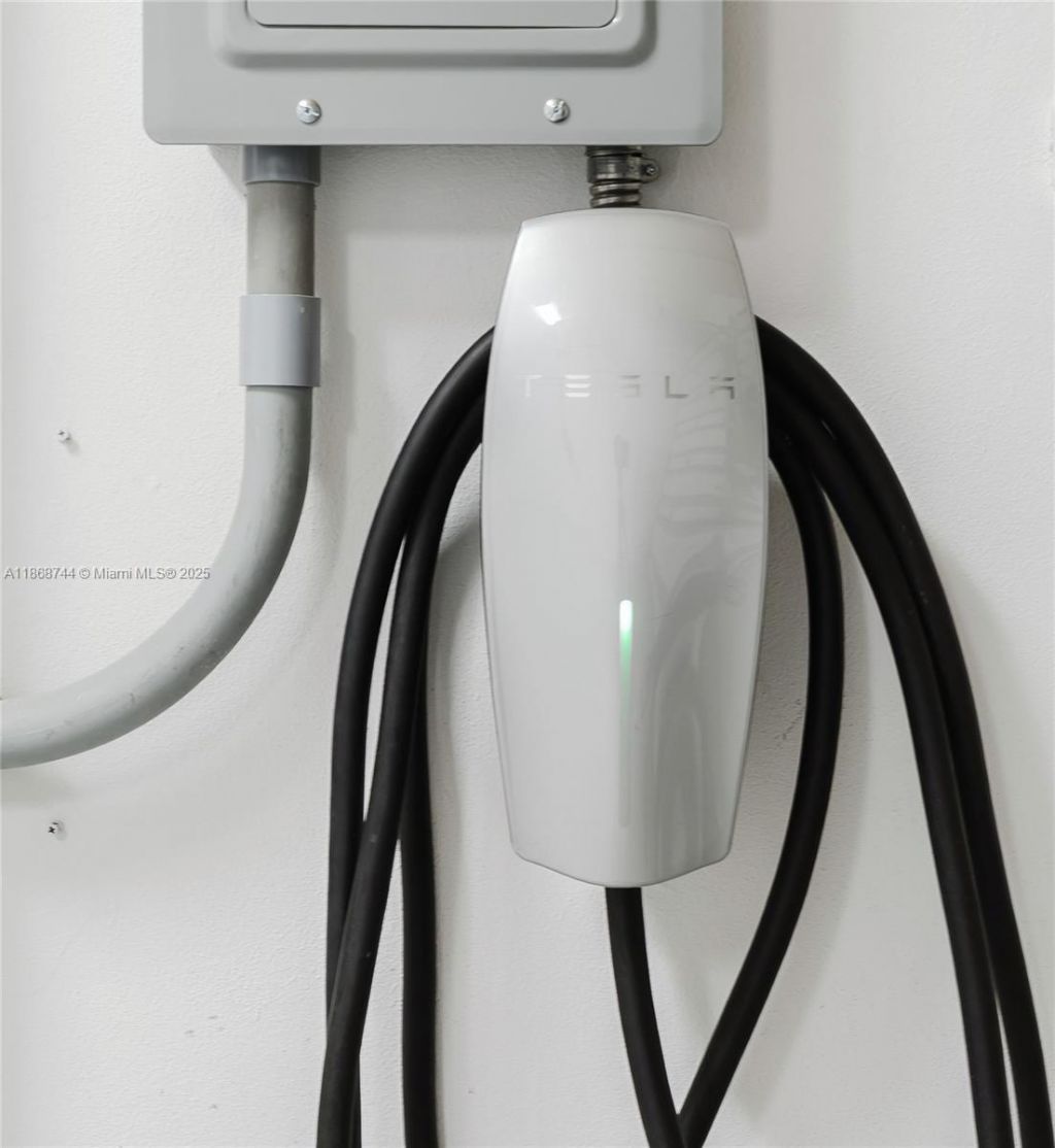 3916 Island Estates Dr, Aventura, FL 33160 Photo