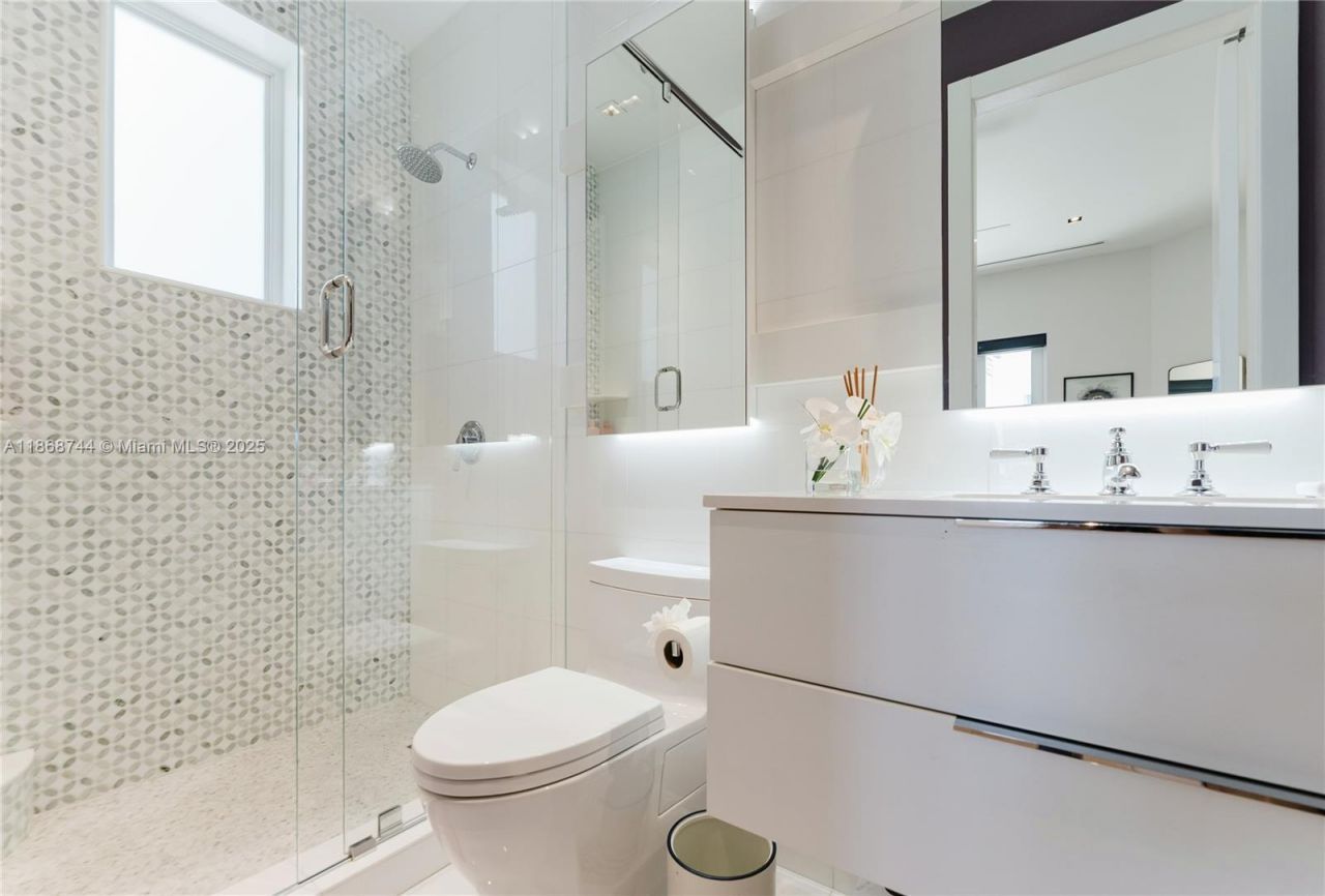 3916 Island Estates Dr, Aventura, FL 33160 Photo