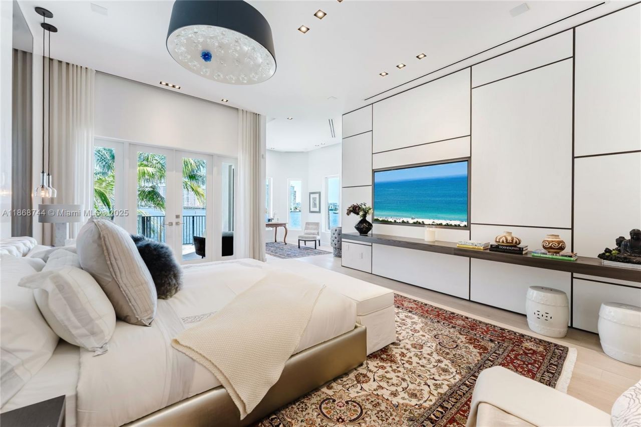 3916 Island Estates Dr, Aventura, FL 33160 Photo