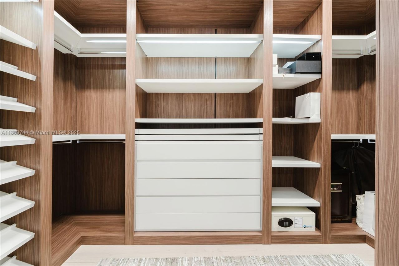 3916 Island Estates Dr, Aventura, FL 33160 Photo