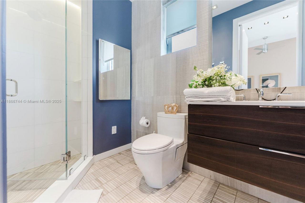 3916 Island Estates Dr, Aventura, FL 33160 Photo